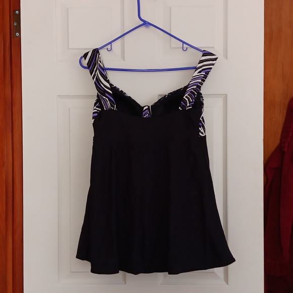 Robby Len one-piece swim suit - Picture 2 of 9